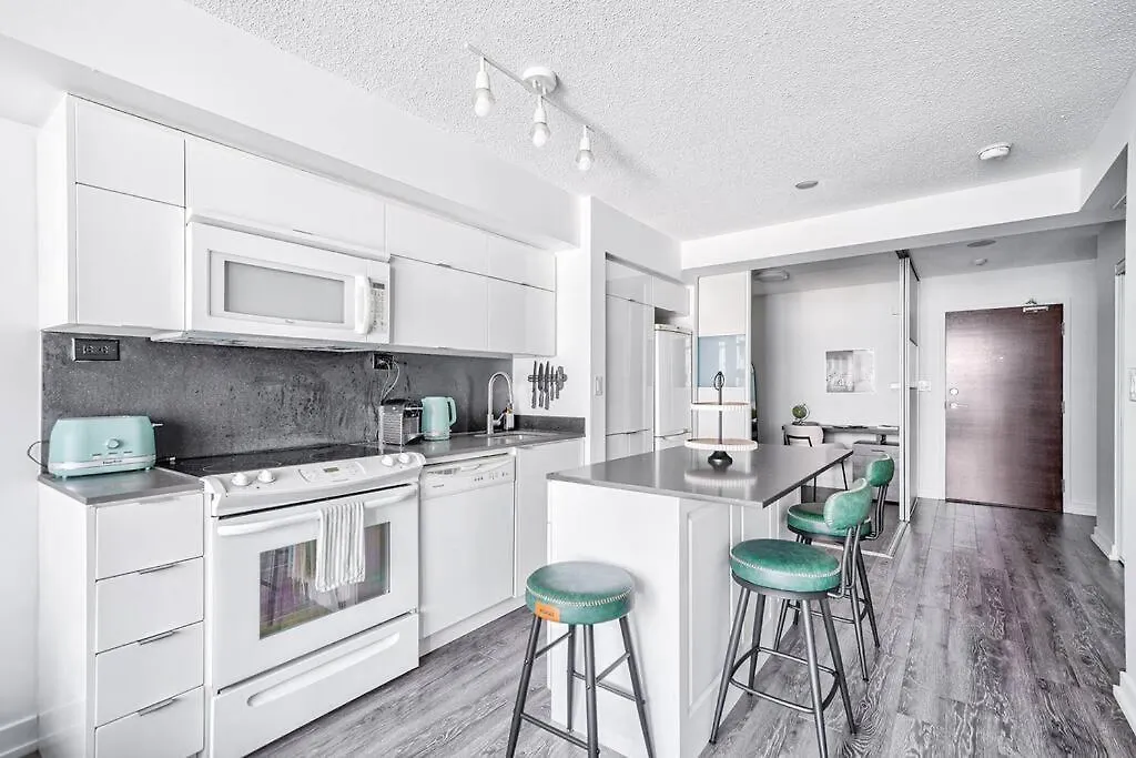 Designer 2Br Downtown Condo, Rogers Center Toronto