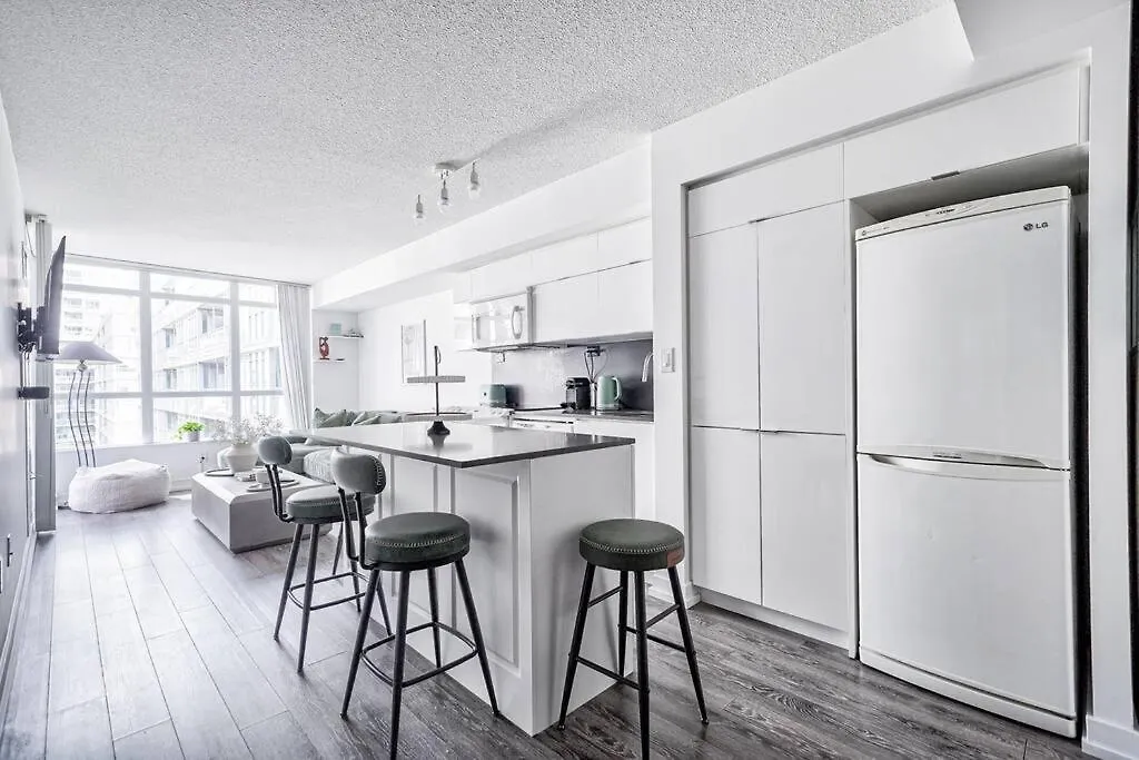 Designer 2Br Downtown Condo, Rogers Center Toronto Apartment