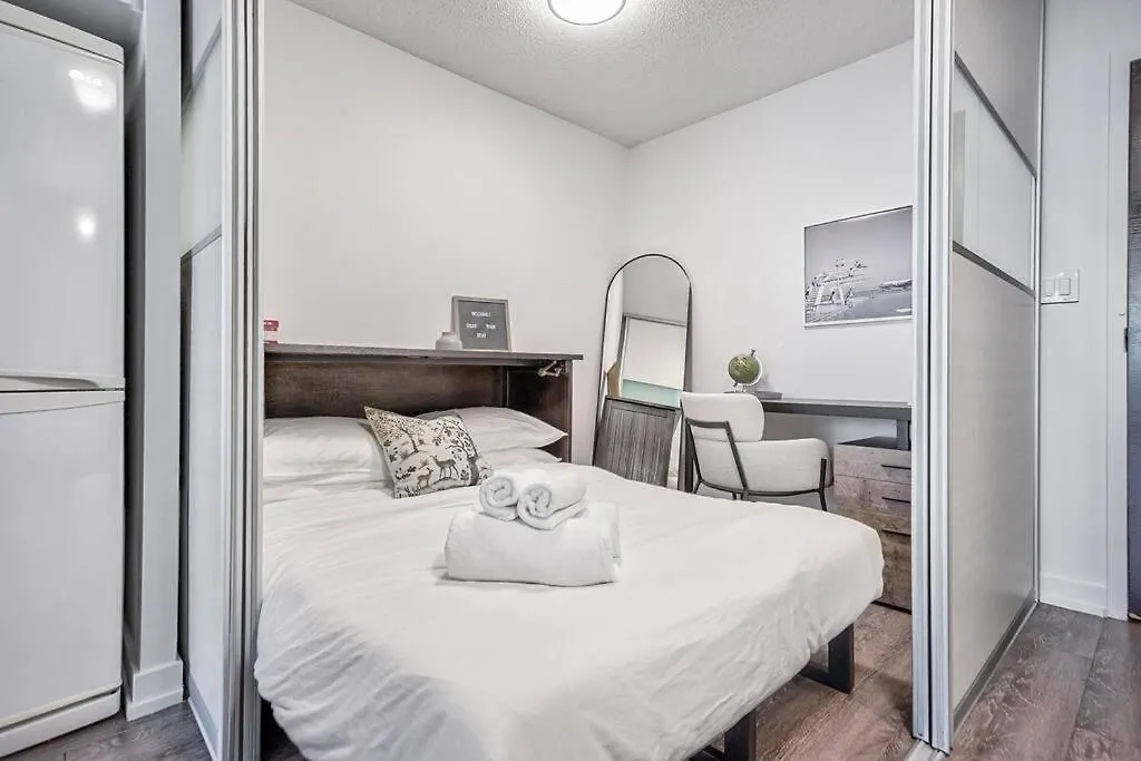 Designer 2Br Downtown Condo, Rogers Center Toronto 0*,  Canada