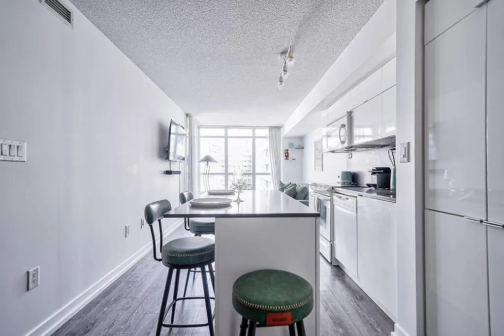 Designer 2Br Downtown Condo, Rogers Center Toronto Canada